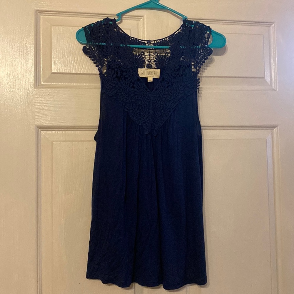 Navy blue sleeveless top from Buckle